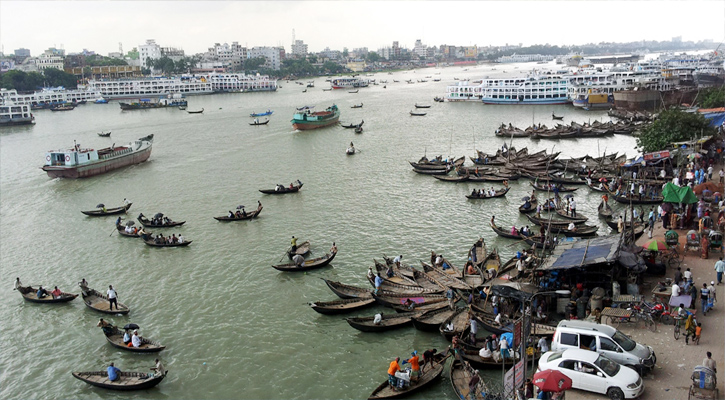 প্রাণ ফিরে পাচ্ছে বুড়িগঙ্গা