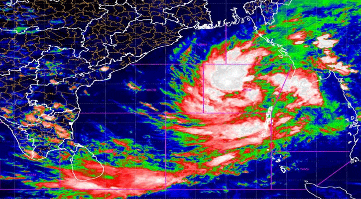 শক্তি বাড়িয়ে ফুঁসছে ‘দানা’, কোথায় আঘাত হানতে পারে